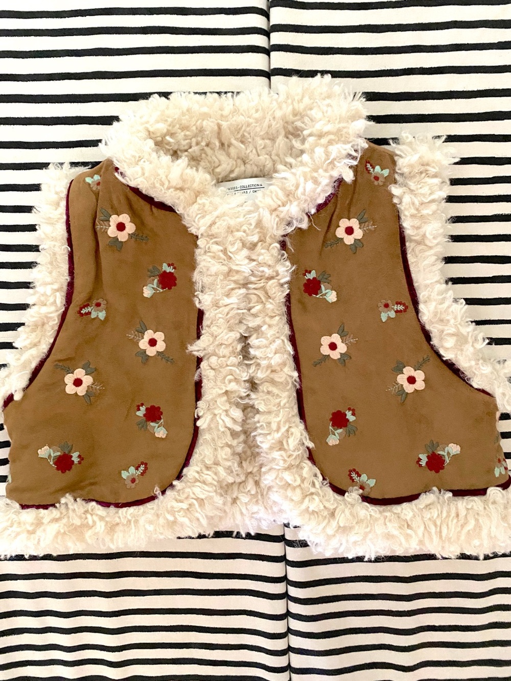 Zara Collection girls 6yr 
Boho cropped Sherpa vest with embroidery